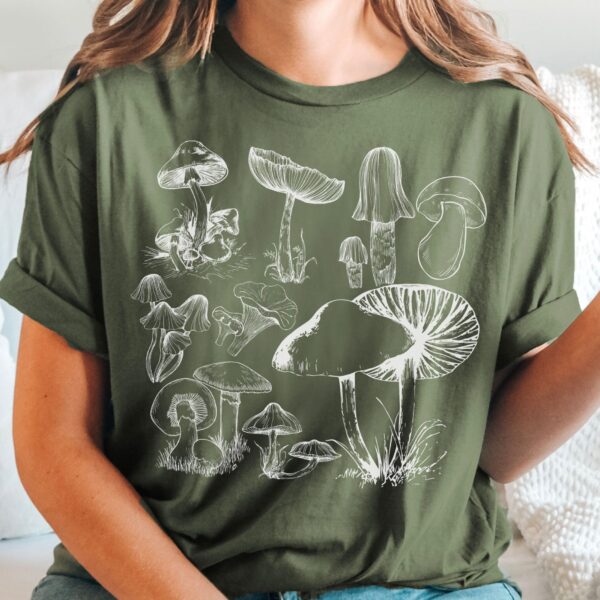 Cute Vintage Look Cottagecore T-Shirt,Mystical Mushroom T-Shirt Gift For Fairycore Fans,Botanical Forestcore Top In Retro Look For Women