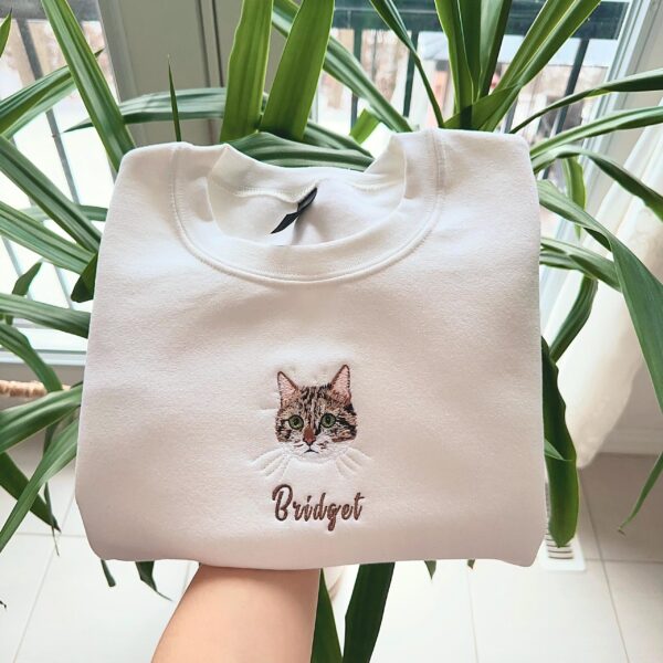 Custom Pet Portrait Sweatshirt – Personalized Embroidered Dog Or Cat Hoodie, Pet Memorial Gift, Pet Lover Clothing